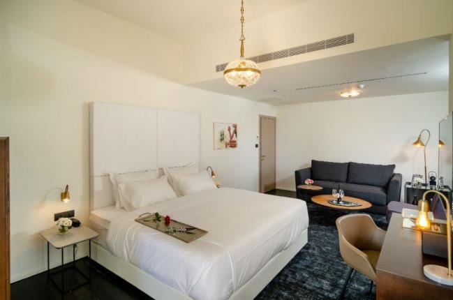 Lear Sense Hotel Gadera |Luxury loft room